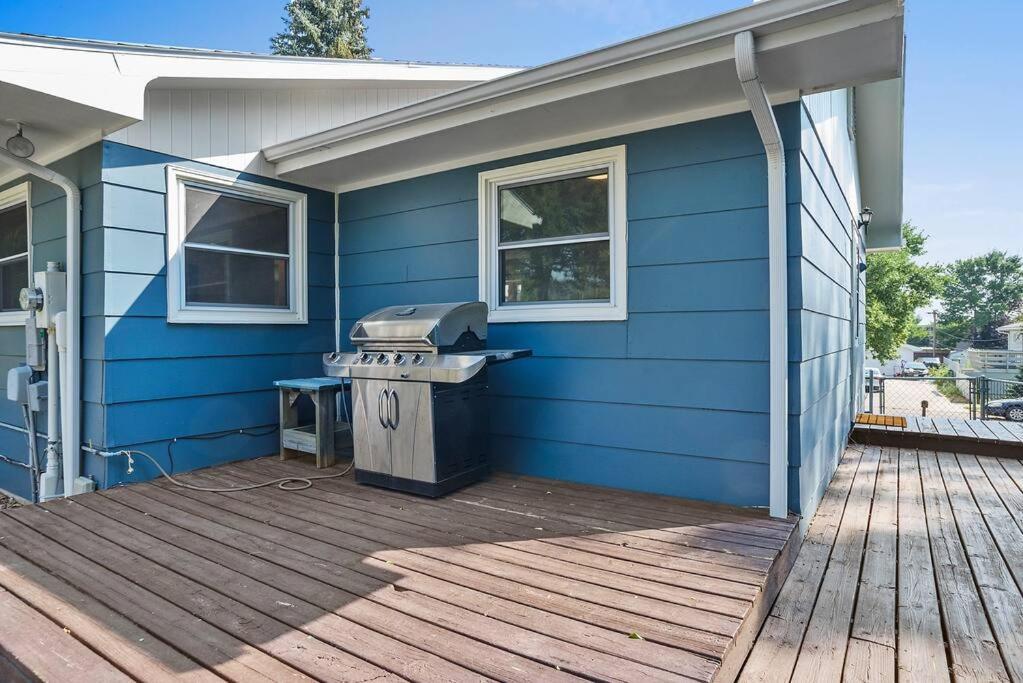 Roomy 5 Bed 3 Bath Fire Place Large Outdoor Space Rapid City Extérieur photo