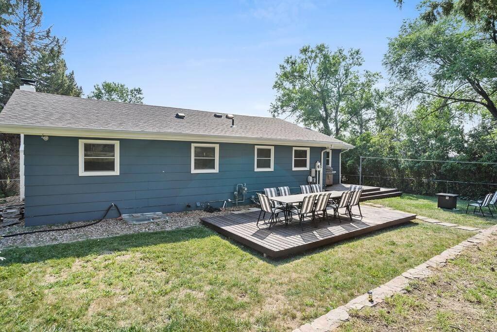 Roomy 5 Bed 3 Bath Fire Place Large Outdoor Space Rapid City Extérieur photo