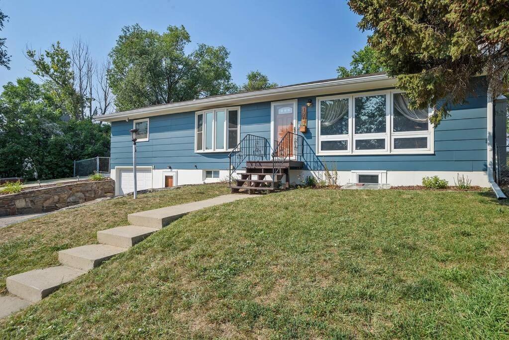 Roomy 5 Bed 3 Bath Fire Place Large Outdoor Space Rapid City Extérieur photo